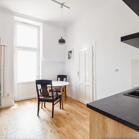 Spacious Riverviews Apartment Near Piata Unirii Oradea Eksteriør billede