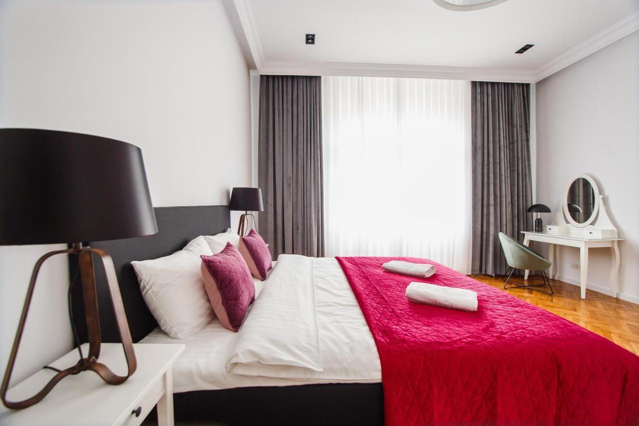Spacious Riverviews Apartment Near Piata Unirii Oradea Eksteriør billede