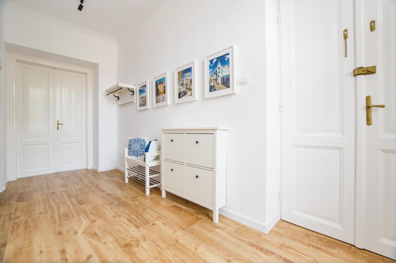 Spacious Riverviews Apartment Near Piata Unirii Oradea Eksteriør billede