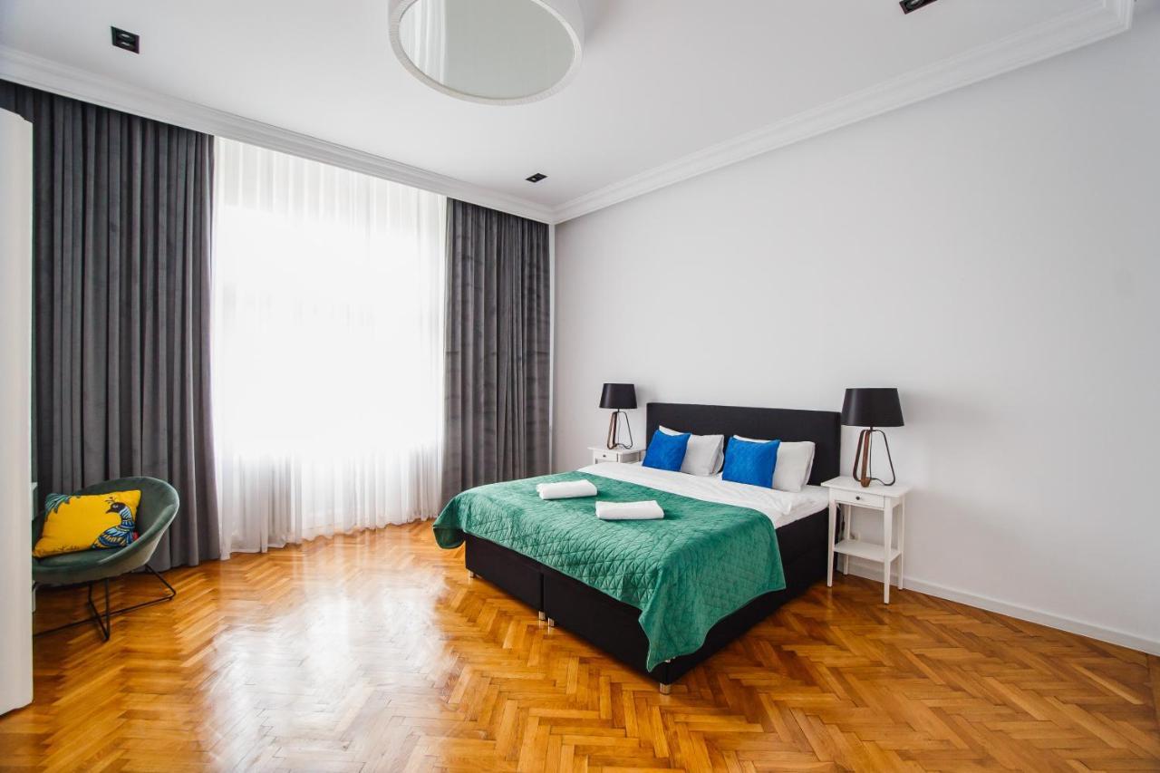 Spacious Riverviews Apartment Near Piata Unirii Oradea Eksteriør billede
