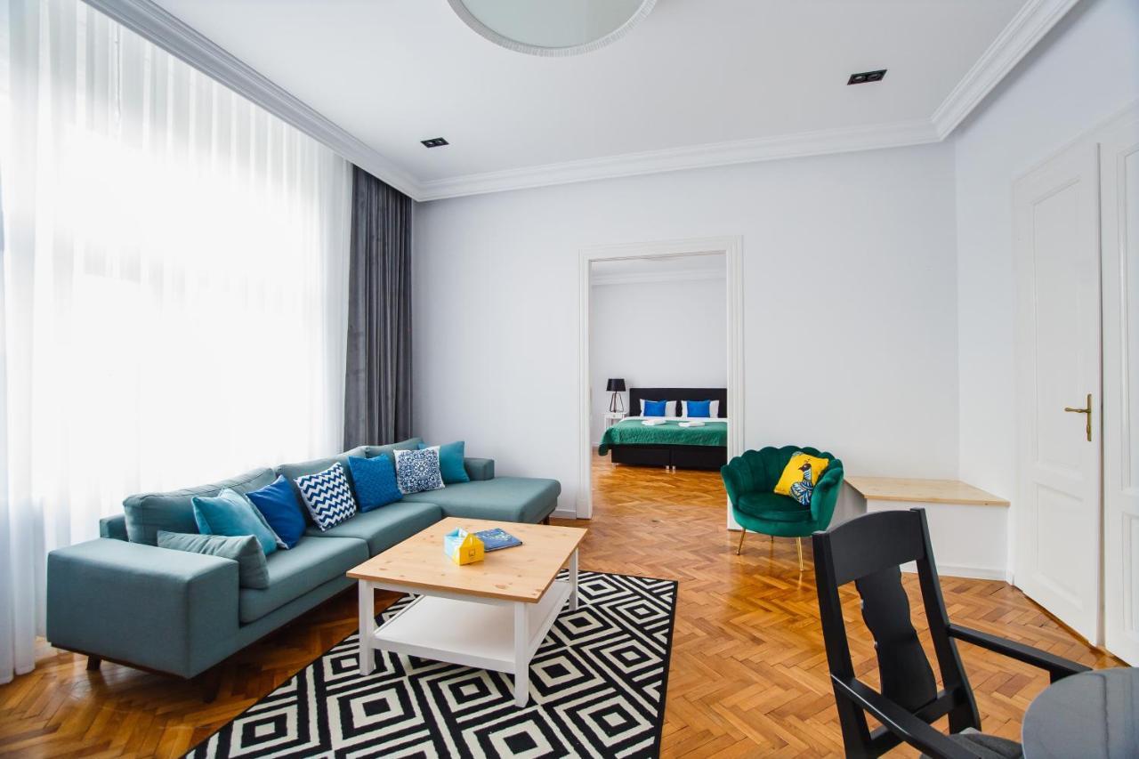 Spacious Riverviews Apartment Near Piata Unirii Oradea Eksteriør billede
