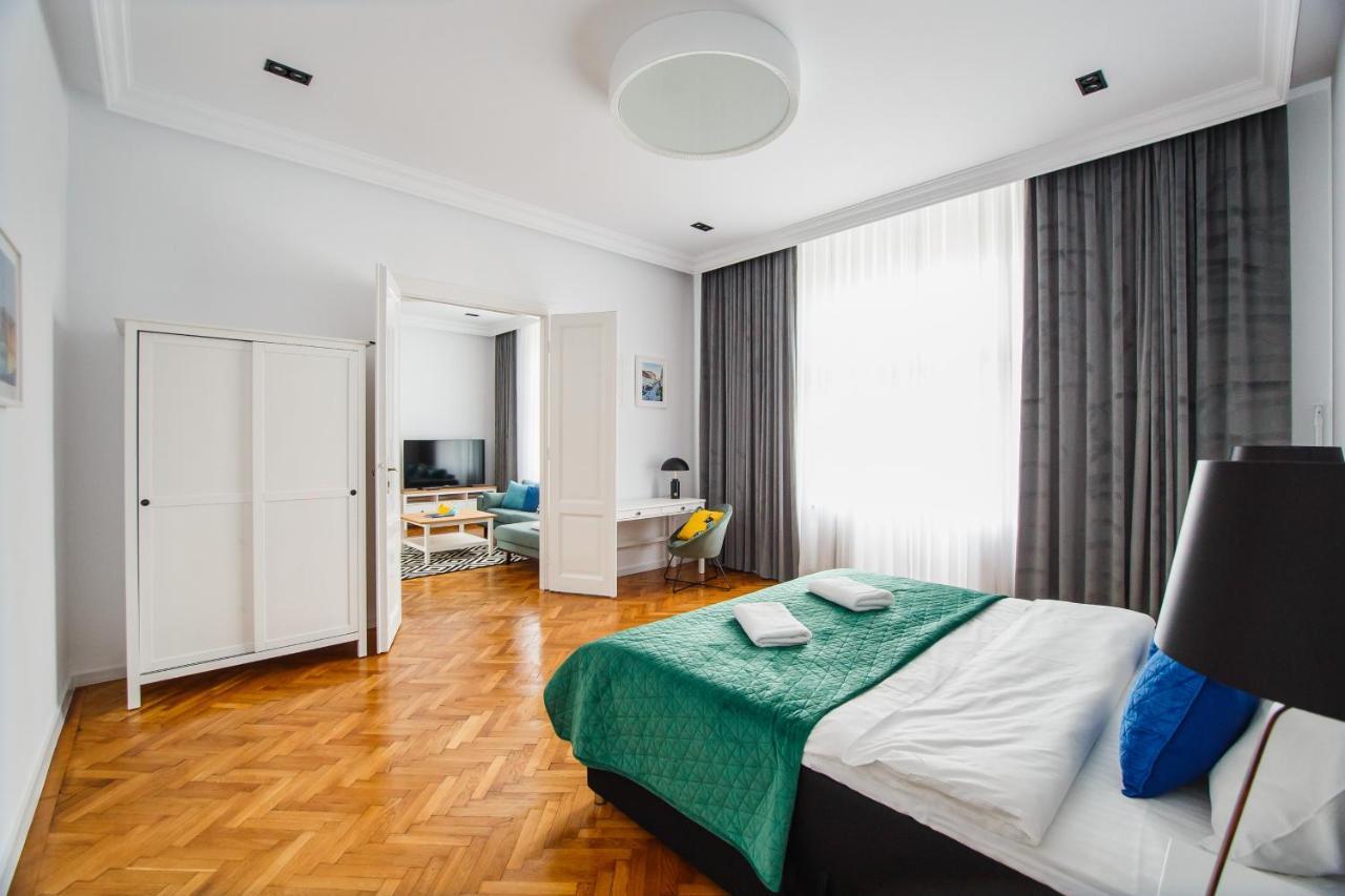 Spacious Riverviews Apartment Near Piata Unirii Oradea Eksteriør billede